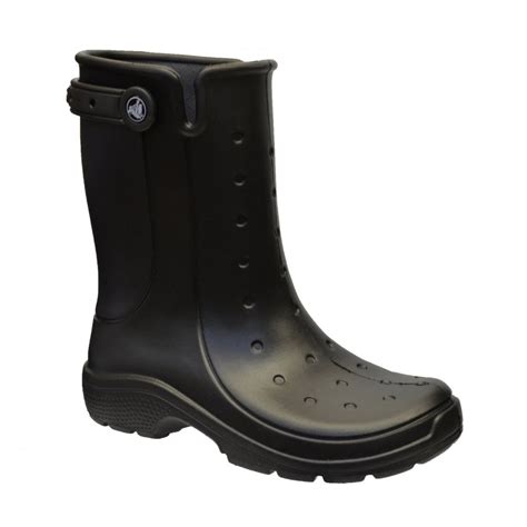 crocs rain boots men.